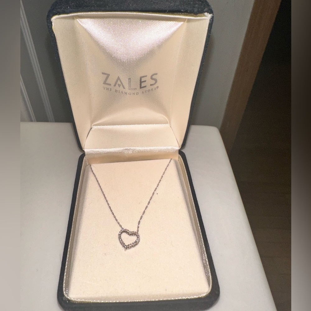 (send offers) diamond heart necklace